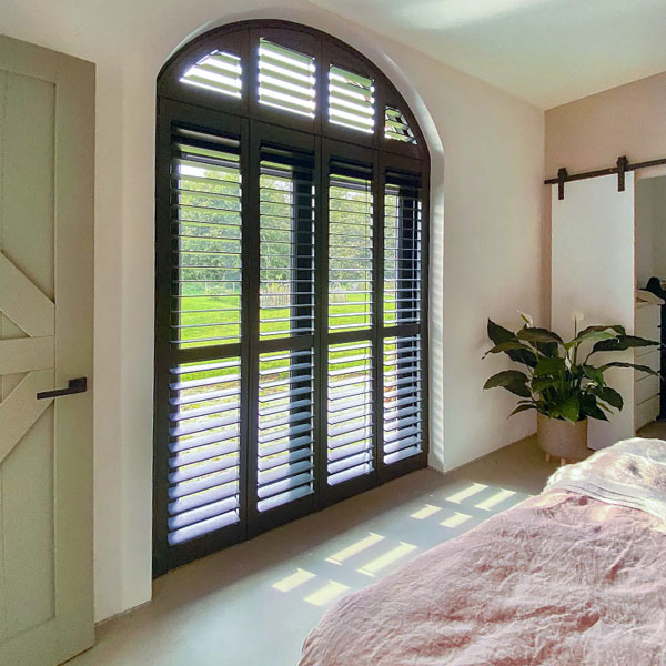 Shutters voor speciale vormen (o.a. ronde en schuine ramen)